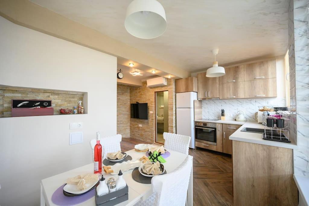 Sunset Luxury Apartment Varna Exteriör bild